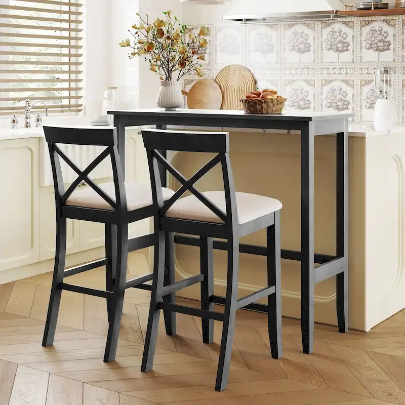 Table et chaises de salle à manger de style ferme