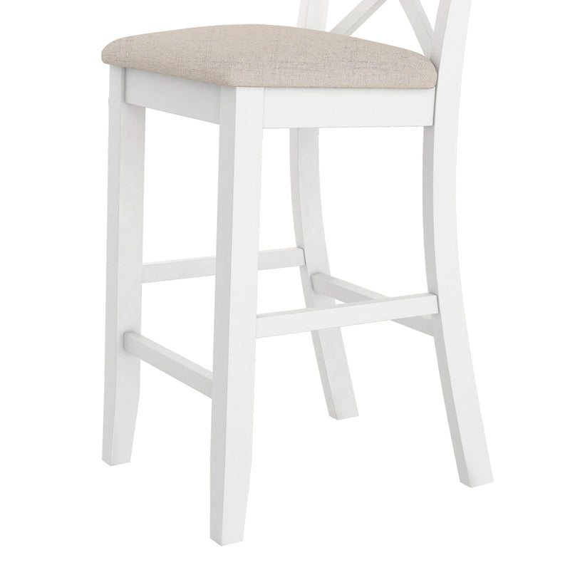 Table et chaises de salle à manger de style ferme